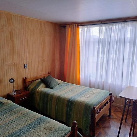 Hostal Y Residencial El Mundial Puerto Natales Kültér fotó