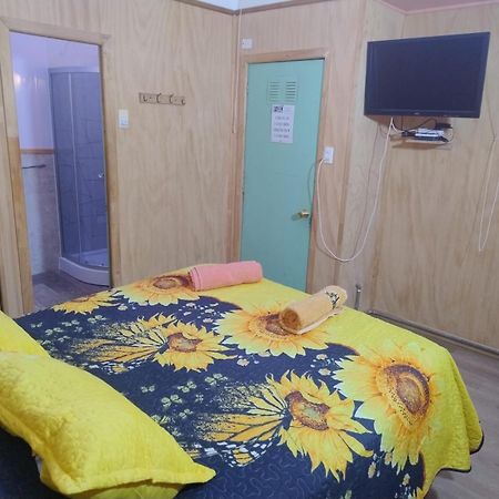 Hostal Y Residencial El Mundial Puerto Natales Kültér fotó