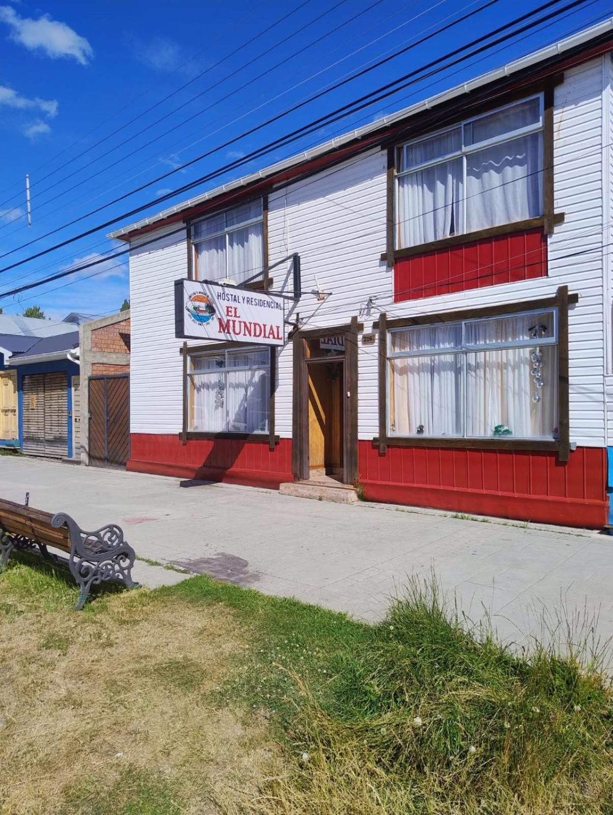 Hostal Y Residencial El Mundial Puerto Natales Kültér fotó