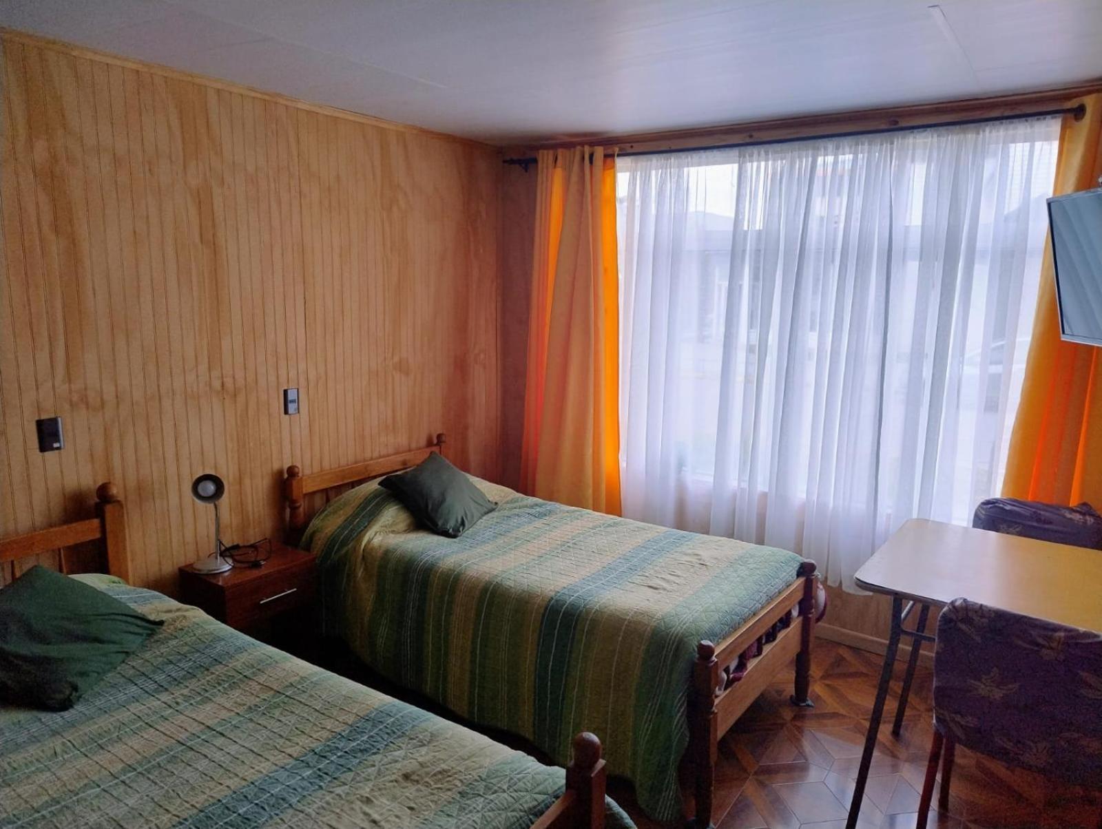 Hostal Y Residencial El Mundial Puerto Natales Kültér fotó