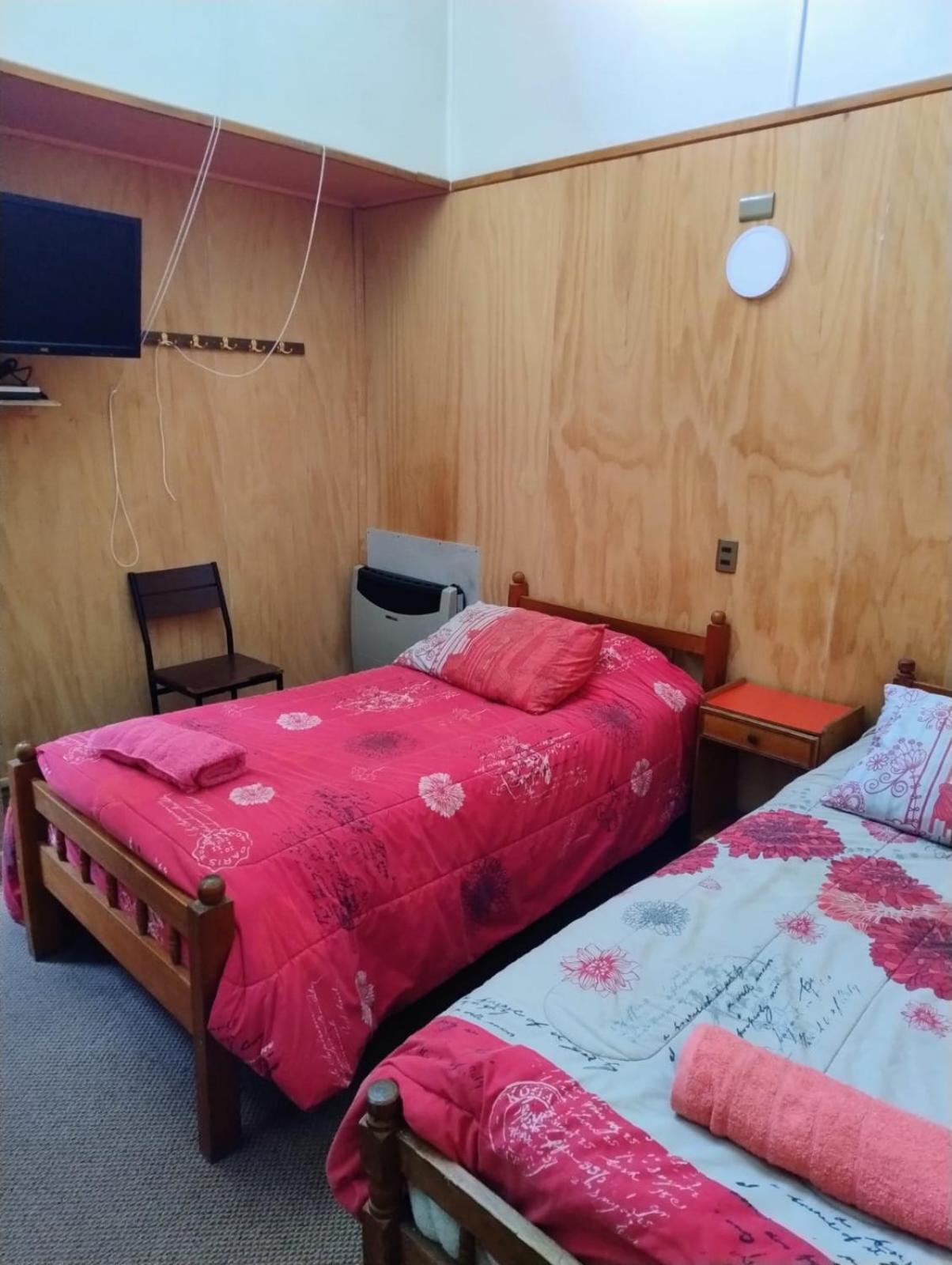 Hostal Y Residencial El Mundial Puerto Natales Kültér fotó